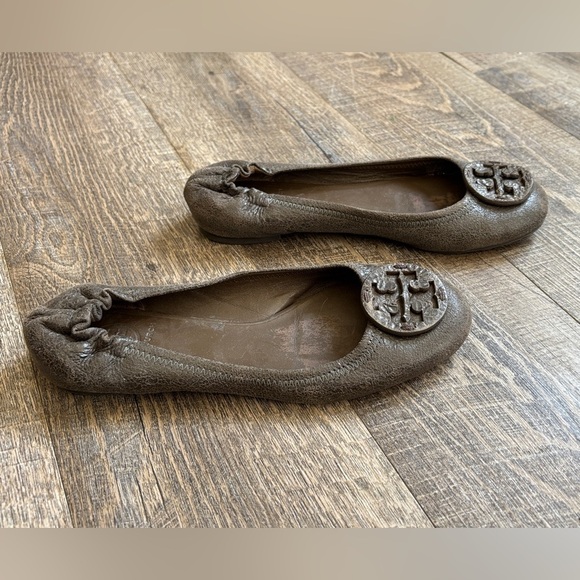 Tory Burch Stone Gray Ballet Flats - Picture 2 of 5